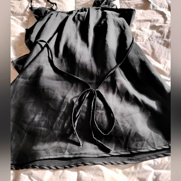 Elegant Black Women's Sleeveless Top - Picture 7 of 9